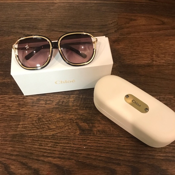 Chloe Sunglasses Black Tinted With Gold Frames - Picture 3 of 8